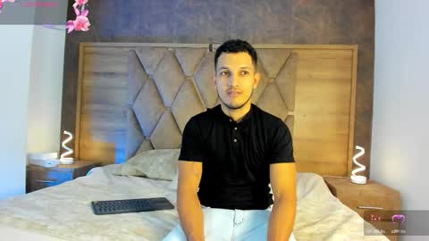 Snapshot of eimyandmaxi chatting on 11/30/25, 08:35 YG COUPLE online show from 11/30/25, 08:35