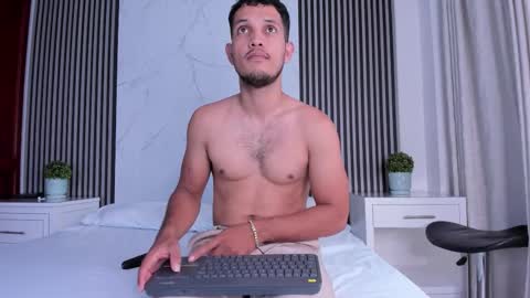 Snapshot of eimyandmaxi chatting on 01/08/26, 08:22 YG COUPLE online show from 01/08/26, 08:22