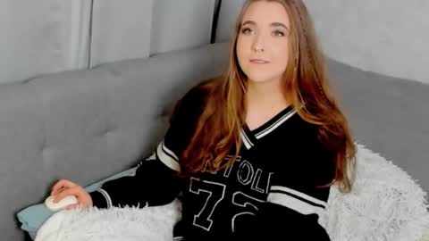 Snapshot of eirawise chatting on 11/27/25, 10:23 EiraWise online show from 11/27/25, 10:23