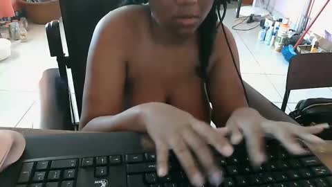 Eirondra Valeen online show from 10/20/25, 01:55