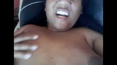 Eirondra Valeen online show from 10/23/25, 01:21