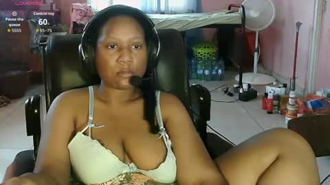 Eirondra Valeen online show from 06/13/26, 06:39