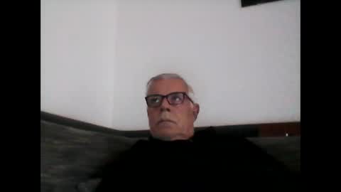 Snapshot of eisbaer1957 chatting on 11/16/25, 01:17 eisbaer1957 online show from 11/16/25, 01:17