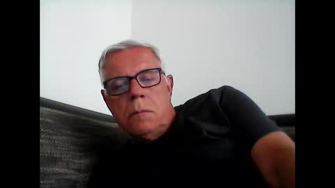 Snapshot of eisbaer1957 chatting on 05/01/26, 01:26 eisbaer1957 online show from 05/01/26, 01:26