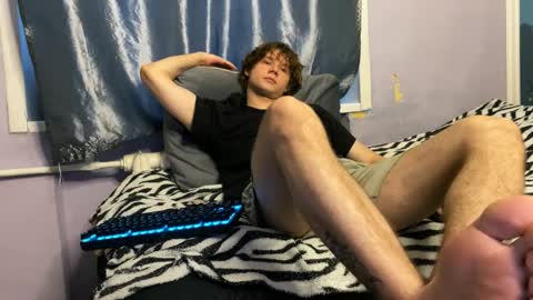 Snapshot of eitanhere chatting on 04/10/26, 02:44 Eitan online show from 04/10/26, 02:44