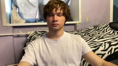 Snapshot of eitanhere chatting on 04/13/26, 02:22 Eitan online show from 04/13/26, 02:22