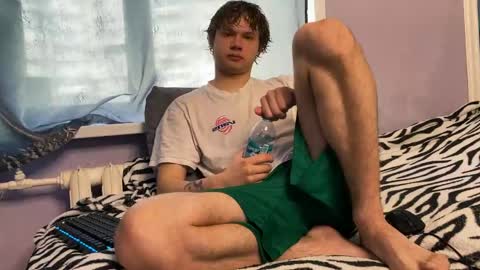 Snapshot of eitanhere chatting on 04/15/26, 12:01 Eitan online show from 04/15/26, 12:01