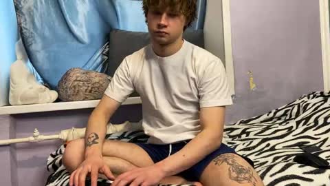 Snapshot of eitanhere chatting on 04/21/26, 11:05 Eitan online show from 04/21/26, 11:05