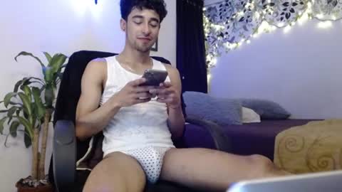 Snapshot of ekhtyr11 chatting on 12/10/24, 02:38 xoxo online show from 12/10/24, 02:38