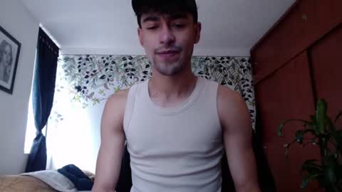 Snapshot of ekhtyr11 chatting on 12/21/24, 04:57 xoxo online show from 12/21/24, 04:57