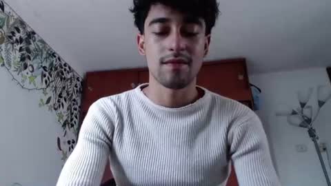 Snapshot of ekhtyr11 chatting on 12/26/24, 08:11 xoxo online show from 12/26/24, 08:11