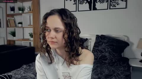 Snapshot of el1s_well chatting on 02/22/25, 12:27 Elis 3 online show from 02/22/25, 12:27