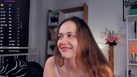 Snapshot of el1s_well chatting on 09/11/25, 08:20 Elis 3 online show from 09/11/25, 08:20