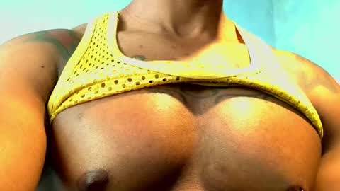 Snapshot of el_vecino_m chatting on 04/23/26, 02:52 el_vecino_m online show from 04/23/26, 02:52