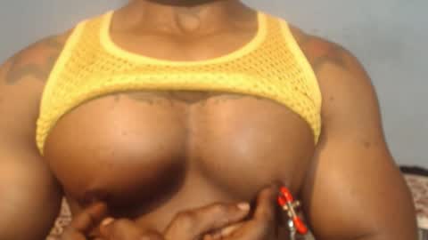 Snapshot of el_vecino_m chatting on 04/24/26, 04:04 el_vecino_m online show from 04/24/26, 04:04