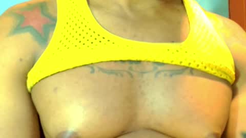 Snapshot of el_vecino_m chatting on 05/13/26, 07:06 el_vecino_m online show from 05/13/26, 07:06