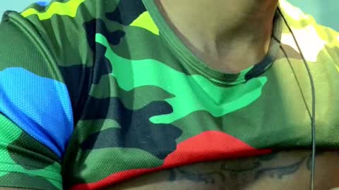 Snapshot of el_vecino_m chatting on 05/25/26, 06:30 el_vecino_m online show from 05/25/26, 06:30