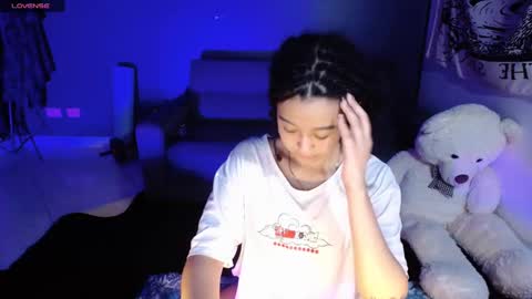 Snapshot of ela_0 chatting on 12/15/24, 07:35 Ela Help me reach 100 thumbs up online show from 12/15/24, 07:35