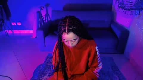 Snapshot of ela_0 chatting on 01/12/25, 09:19 Ela Help me reach 100 thumbs up online show from 01/12/25, 09:19