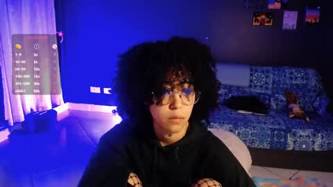 Snapshot of ela_0 chatting on 03/01/25, 02:26 Ela Help me reach 100 thumbs up online show from 03/01/25, 02:26