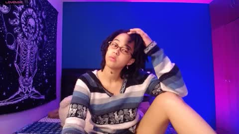 Snapshot of ela_0 chatting on 10/18/25, 09:43 Ela Help me reach 100 thumbs up online show from 10/18/25, 09:43