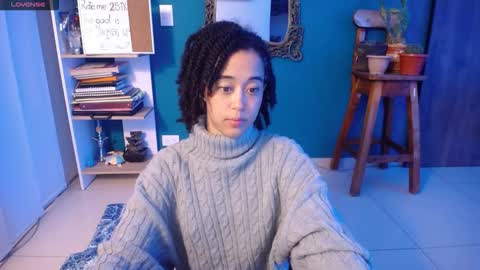 Snapshot of ela_0 chatting on 10/27/25, 05:00 Ela Help me reach 100 thumbs up online show from 10/27/25, 05:00