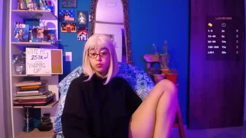 Snapshot of ela_0 chatting on 11/08/25, 07:08 Ela Help me reach 100 thumbs up online show from 11/08/25, 07:08