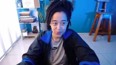 Snapshot of ela_0 chatting on 11/19/25, 11:43 Ela Help me reach 100 thumbs up online show from 11/19/25, 11:43