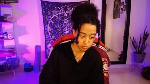 Ela  Help me reach 100 thumbs up online show from 02/04/26, 07:58