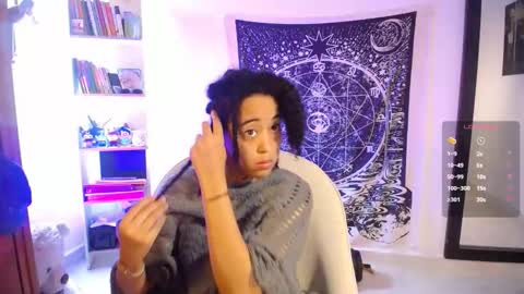 Ela  Help me reach 100 thumbs up online show from 02/15/26, 04:47