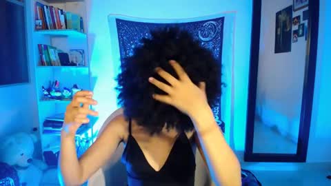 Ela  Help me reach 100 thumbs up online show from 04/02/26, 06:22