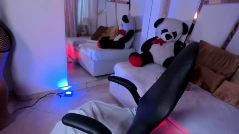 Snapshot of ela_beli chatting on 09/17/25, 04:14 Ela Beli online show from 09/17/25, 04:14