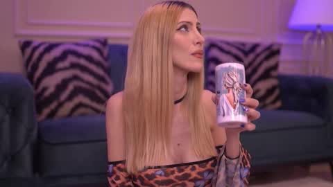 Ella online show from 03/27/26, 05:35