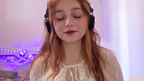 Snapshot of eladiapargo chatting on 10/19/25, 01:34 Maya online show from 10/19/25, 01:34