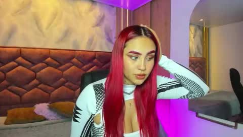 Elaia online show from 10/14/25, 08:31