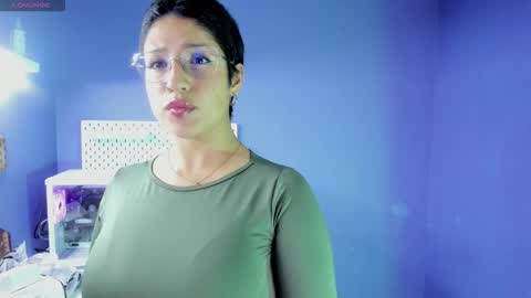 elaine87_ online show from 11/19/25, 09:59