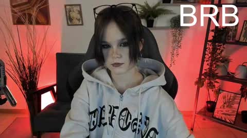 Your sweet girl online show from 12/01/24, 08:31