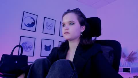 Your sweet girl online show from 12/17/24, 11:05