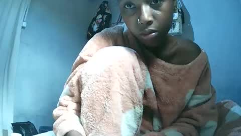 elalia1234 online show from 12/21/25, 07:15