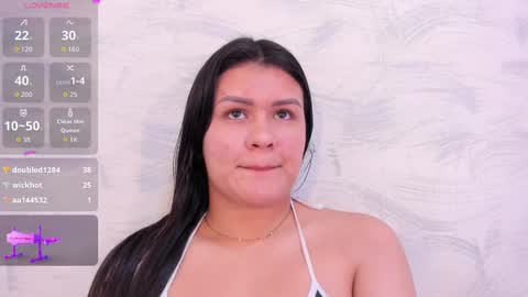 Snapshot of elalove_ chatting on 10/17/25, 10:23 Ela  online show from 10/17/25, 10:23