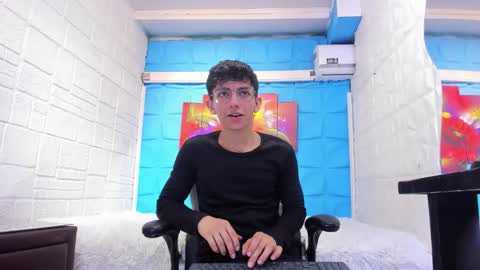 Elan Giralon online show from 02/15/26, 09:00