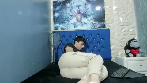 Elan Giralon online show from 03/11/26, 02:06