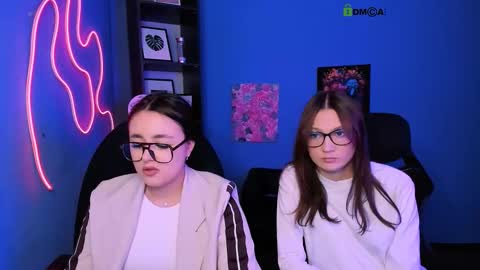 Snapshot of elani_grey chatting on 02/10/26, 02:10 elani online show from 02/10/26, 02:10