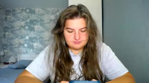 Elanis online show from 09/24/25, 10:18