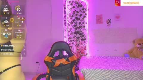 Snapshot of elara_green chatting on 04/10/26, 12:38 lara online show from 04/10/26, 12:38