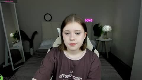 Elly online show from 07/08/26, 03:00