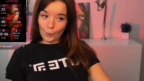 elara_mi online show from 10/26/25, 09:37