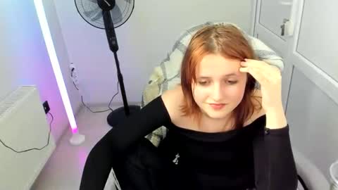 Snapshot of elara_muse chatting on 06/09/26, 02:06 Evie online show from 06/09/26, 02:06