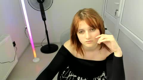 Snapshot of elara_muse chatting on 06/12/26, 02:16 Evie online show from 06/12/26, 02:16