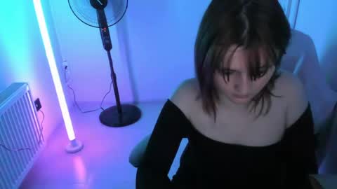 Snapshot of elara_muse chatting on 06/19/26, 07:45 Evie online show from 06/19/26, 07:45